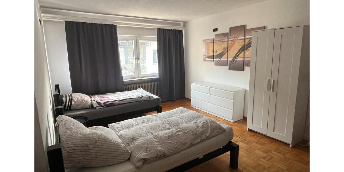 Wohnen auf Zeit Gladenbach - 7 Zimmer, 250 m&sup2;, 26&euro; | Angebot:26301746