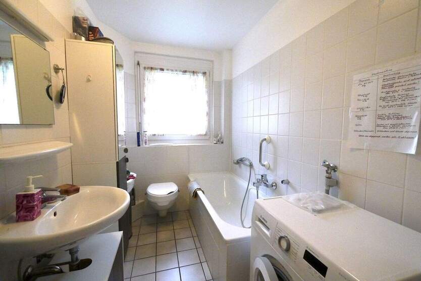 Praktisch geschnittene Wohnung mit Balkon 2 zimmer