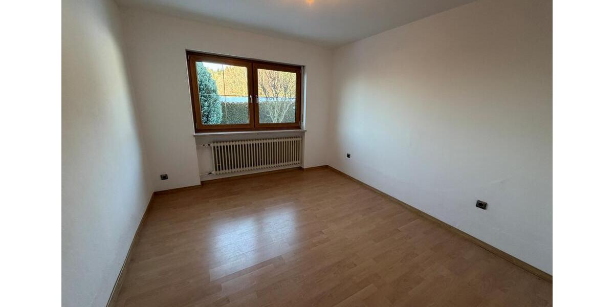 Mehrfamilienhaus, Wohnhaus Teisnach - 6 Zimmer, 213 m&sup2;, 1.350&euro; | Angebot:25712113
