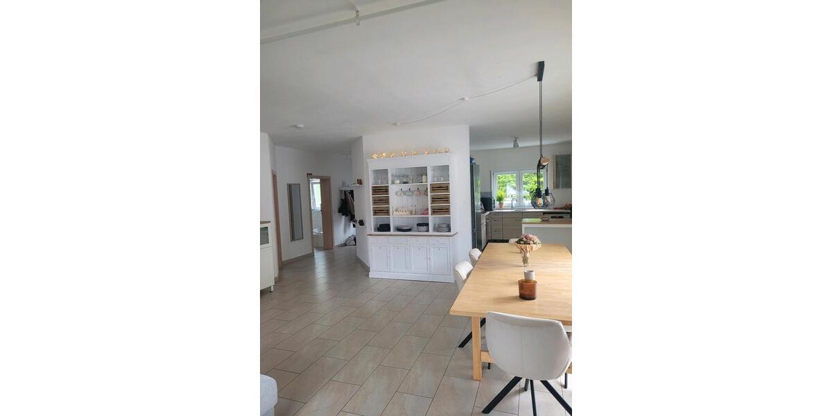 Terrassenwohnung Wiehl - 3 Zimmer, 120 m&sup2;, 1.200&euro; | Angebot:26538387