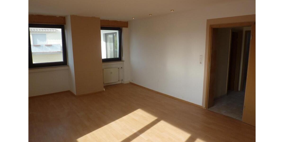 Etagenwohnung Kirkel - 4.5 Zimmer, 117 m&sup2;, 1.075&euro; | Angebot:26039181