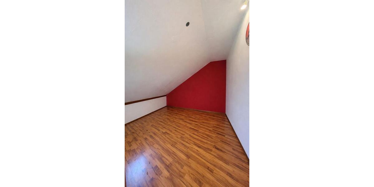 Dachgeschoßwohnung Gronau (Westfahlen) - 3 Zimmer, 15 m&sup2;, 350&euro; | Angebot:24728638