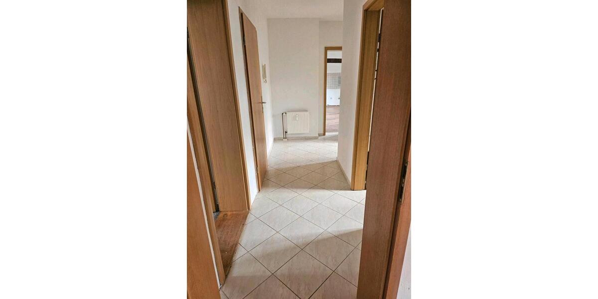 Etagenwohnung Wolmirstedt - 4 Zimmer, 104 m&sup2;, 700&euro; | Angebot:26136838