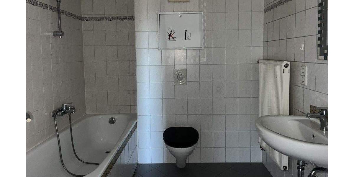 Etagenwohnung Senftenberg - 3 Zimmer, 87 m&sup2;, 568&euro; | Angebot:25781174