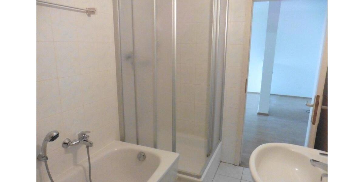 Etagenwohnung Löbau - 3 Zimmer, 73 m&sup2;, 290&euro; | Angebot:25902806