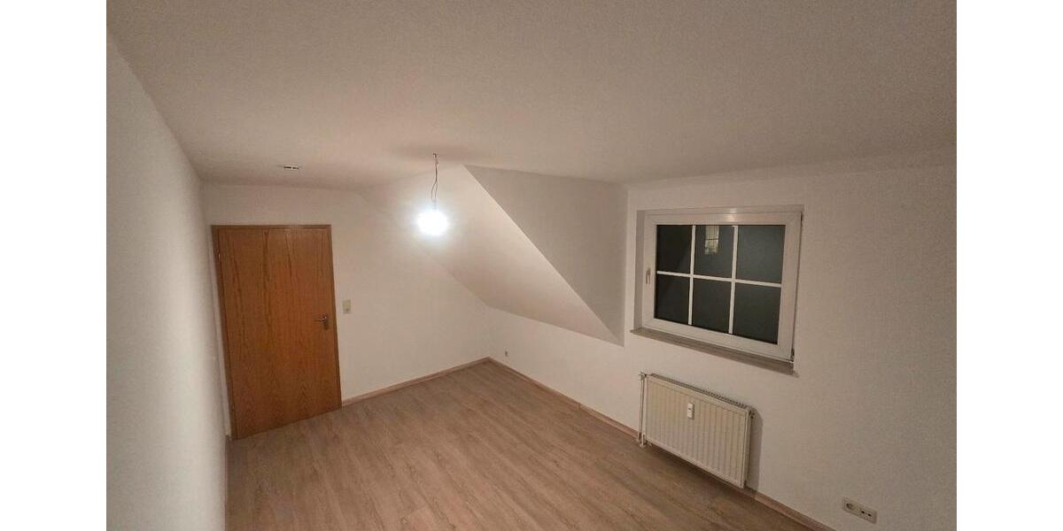 Etagenwohnung Bockenem - 3 Zimmer, 86 m&sup2;, 600&euro; | Angebot:25328537