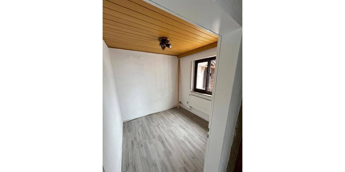 Einfamilienhaus Lauter - 9 Zimmer, 150 m&sup2;, 1.500&euro; | Angebot:26232280