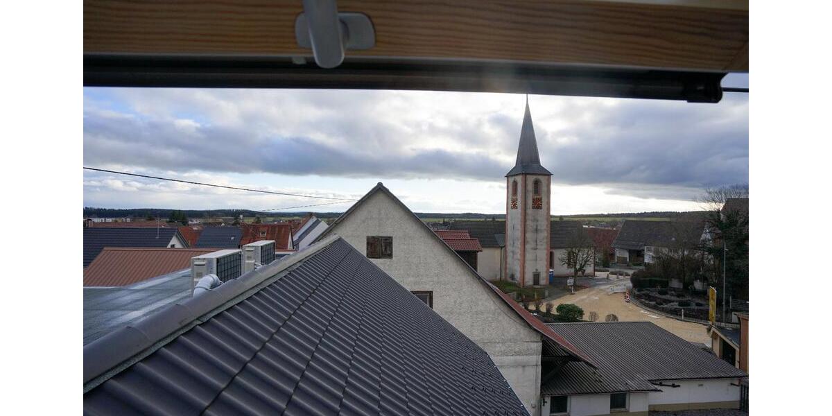 Dachgeschoßwohnung Neuhausen ob Eck - 3 Zimmer, 100 m&sup2;, 990&euro; | Angebot:24493311