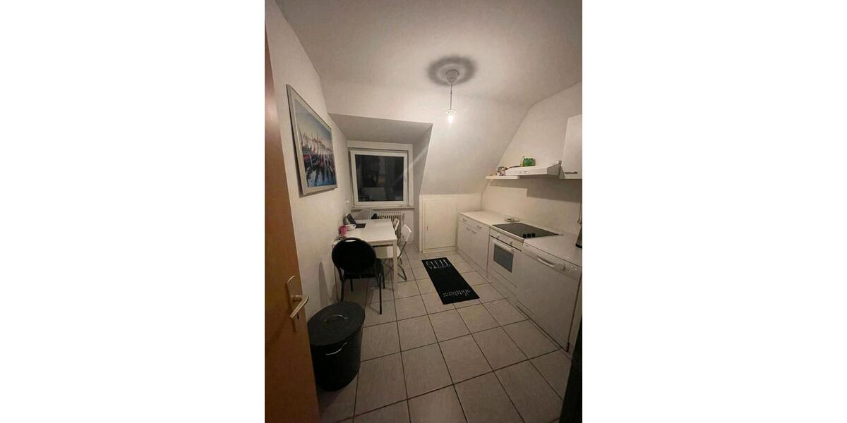 Dachgeschoßwohnung Siegen - 3 Zimmer, 15 m&sup2;, 350&euro; | Angebot:25904636