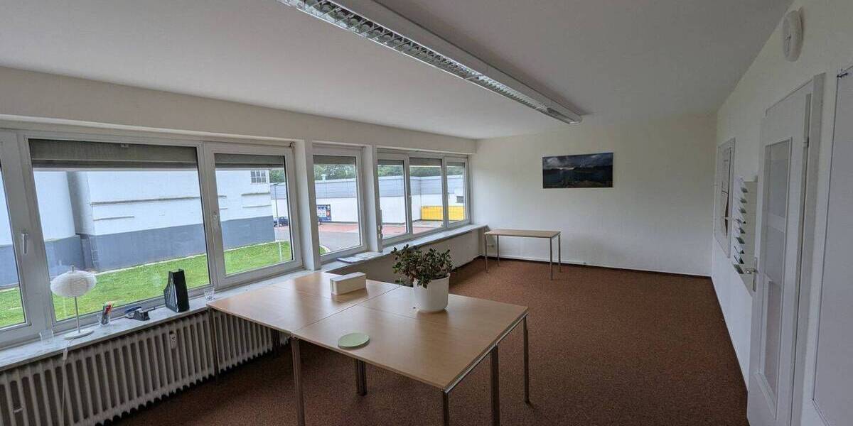 Gewerbeobjekt Schwarzenbek - 1 Zimmer, 305 m&sup2;, 2.595&euro; | Angebot:25778789