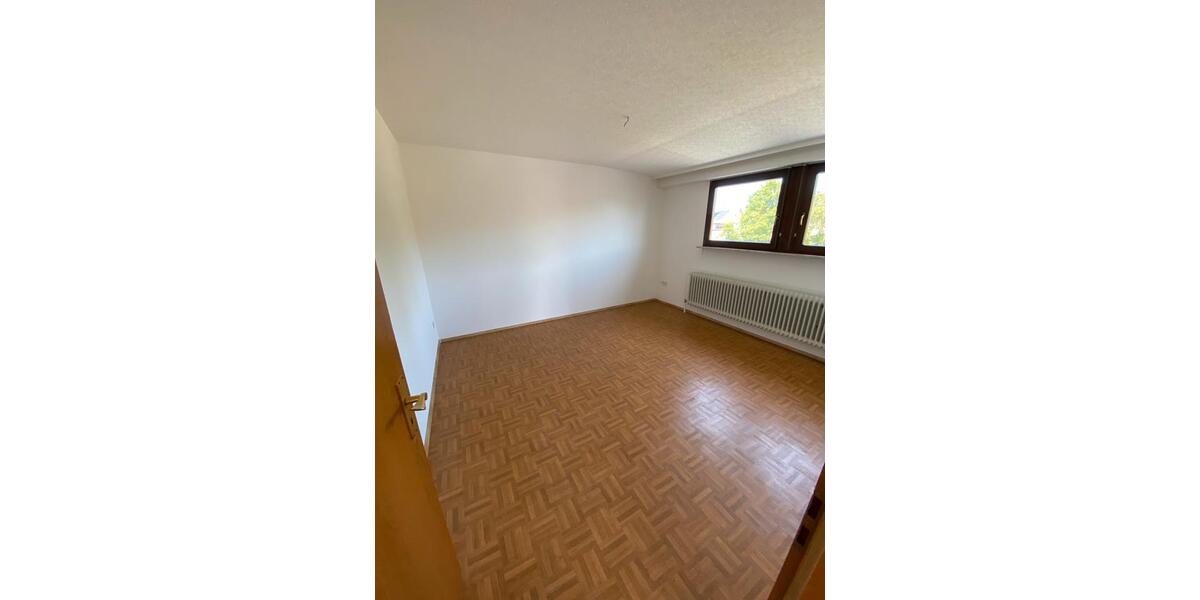 Dachgeschoßwohnung Saarlouis - 3 Zimmer, 81 m&sup2;, 770&euro; | Angebot:26049461
