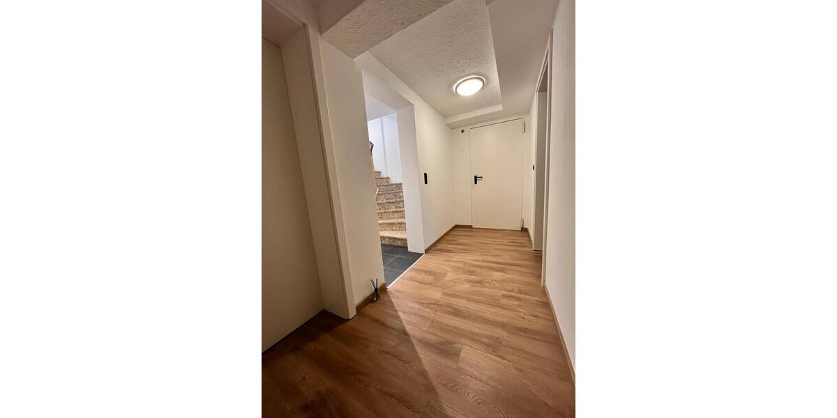 Einfamilienhaus Niedenstein - 5 Zimmer, 140 m&sup2;, 1.600&euro; | Angebot:25863168
