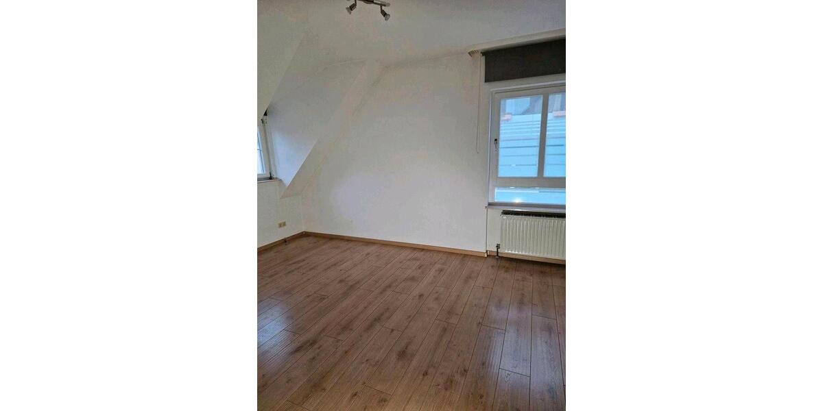 Etagenwohnung Rockenhausen - 3 Zimmer, 90 m&sup2;, 830&euro; | Angebot:26018472