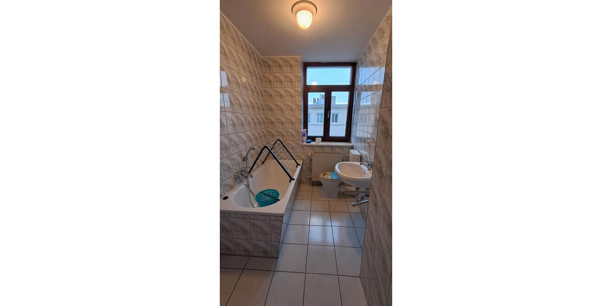 Dachgeschoßwohnung Halle (Saale) Damaschkestraße - 1 Zimmer, 35 m&sup2;, 335&euro; | Angebot:26693652