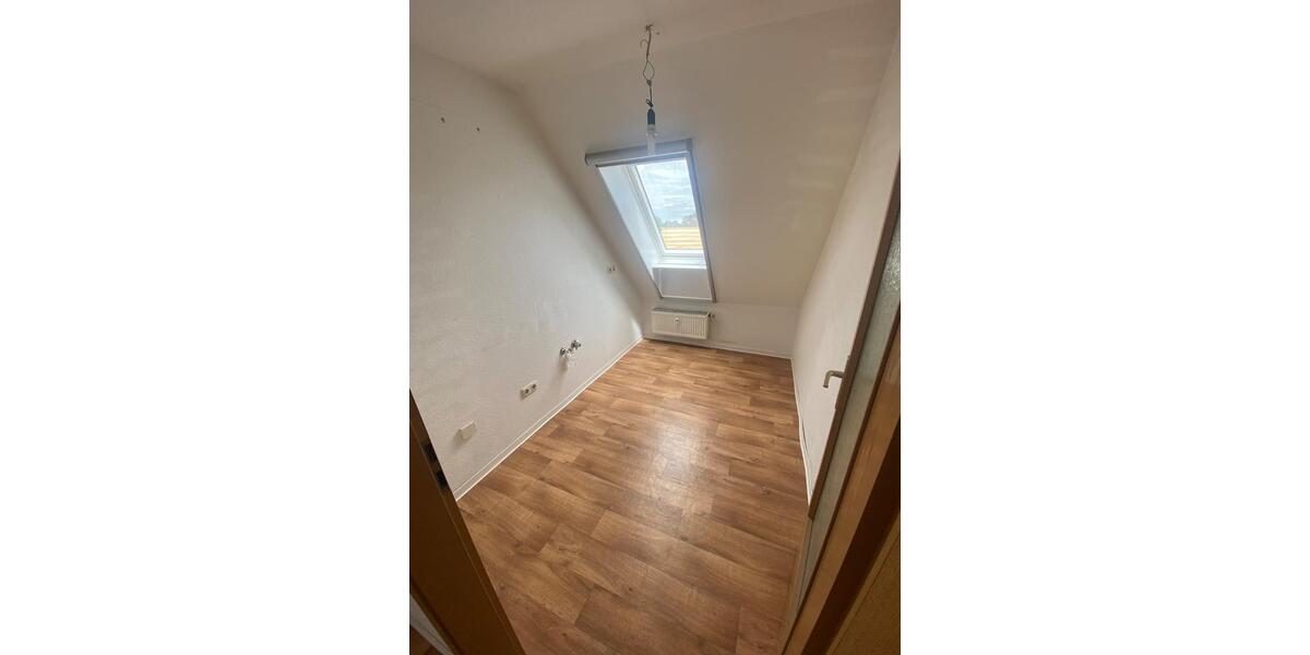 Dachgeschoßwohnung Stauchitz - 1 Zimmer, 31 m&sup2;, 200&euro; | Angebot:26351165