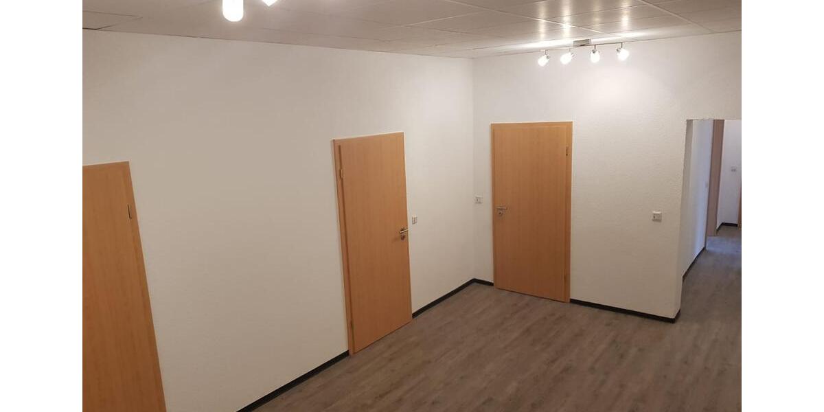 Etagenwohnung Neustadt in Sachsen - 5 Zimmer, 160 m&sup2;, 960&euro; | Angebot:25723747