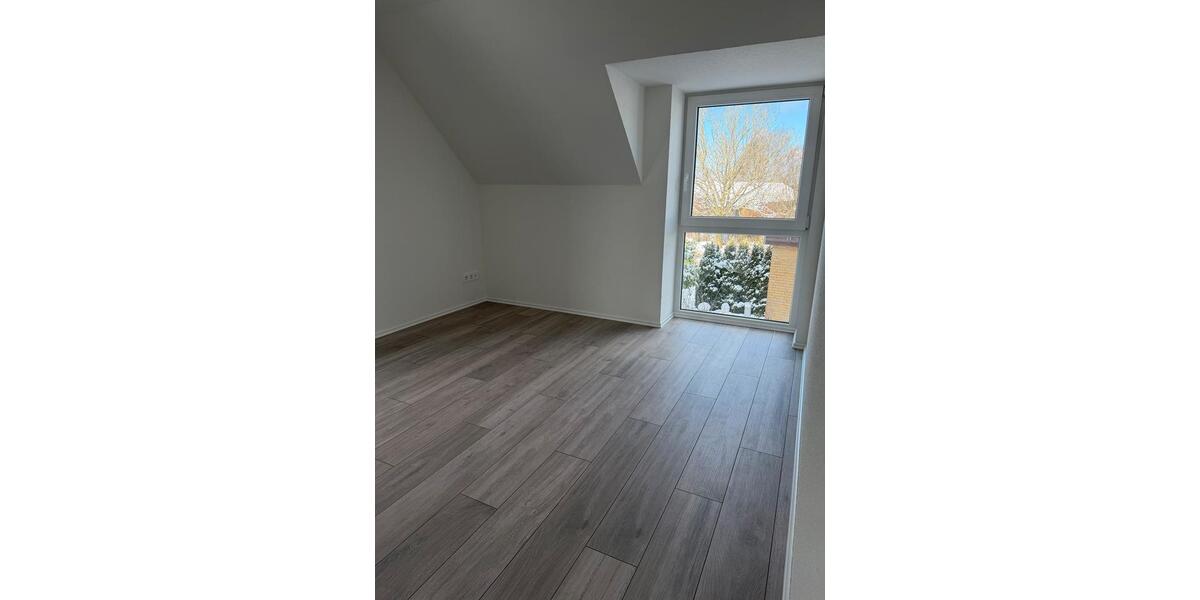 Doppelhaushälfte Wees - 4 Zimmer, 110 m&sup2;, 1.600&euro; | Angebot:25099551