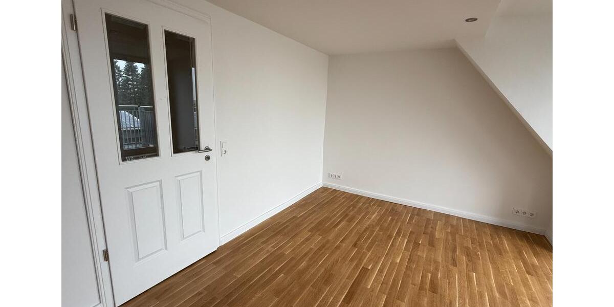 Dachgeschoßwohnung Laage - 3 Zimmer, 80 m&sup2;, 800&euro; | Angebot:23597706