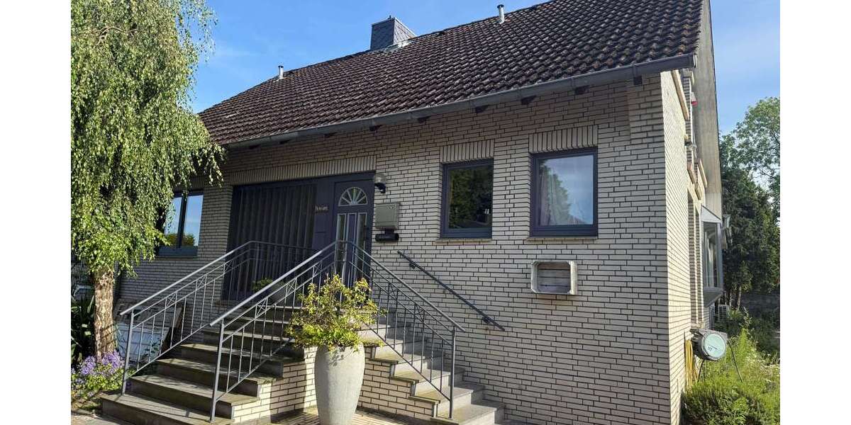 Einfamilienhaus Buxtehude - 6 Zimmer, 215 m&sup2;, 1.650&euro; | Angebot:26942399