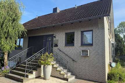 Haus Buxtehude - 6 Zimmer, 215 m&sup2;, 1.650&euro; | Angebot:26942399