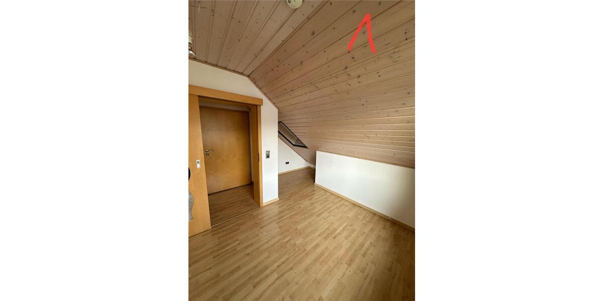 Dachgeschoßwohnung Bebra - 3 Zimmer, 100 m&sup2;, 780&euro; | Angebot:24753647