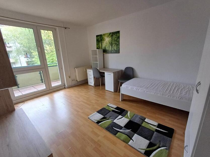 Die perfekte Studi-WG - möbliert - 1. OG mitte zimmer