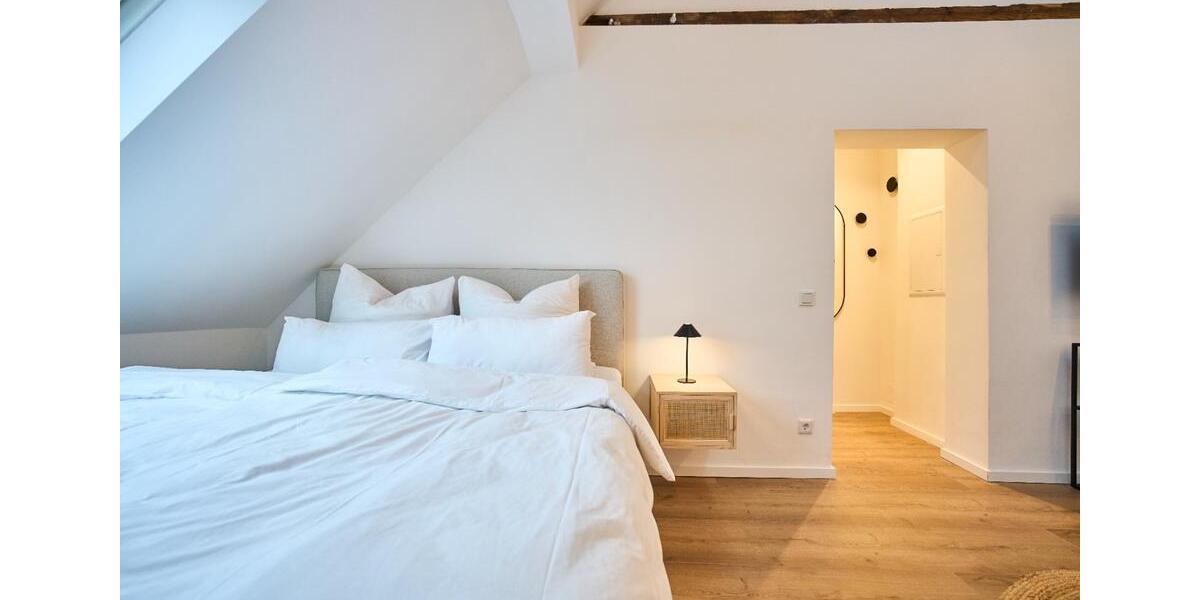 Dachgeschoßwohnung Essen Stadtbezirk III - 1 Zimmer, 30 m&sup2;, 1.000&euro; | Angebot:24868592