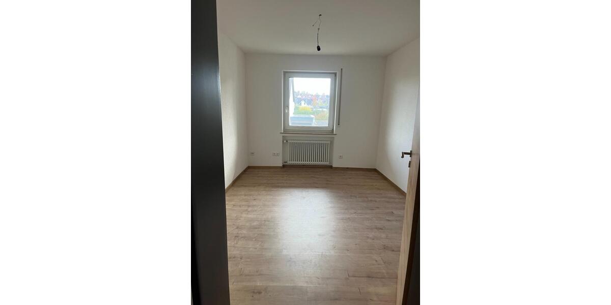 Etagenwohnung Holzheim - 5 Zimmer, 106 m&sup2;, 950&euro; | Angebot:24465472