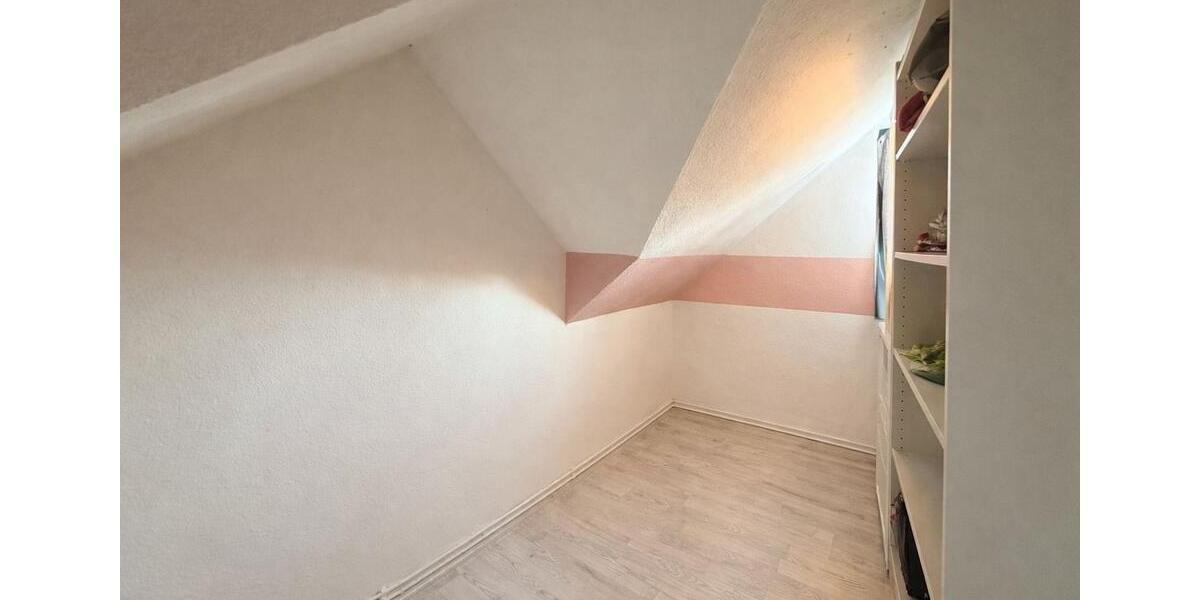 Dachgeschoßwohnung Oldenburg Ziegelhof - 3 Zimmer, 40 m&sup2;, 600&euro; | Angebot:24721337