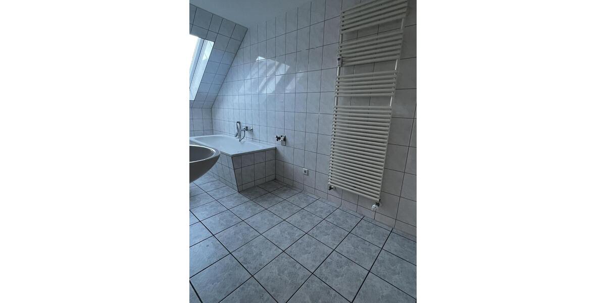 Dachgeschoßwohnung Döbeln - 3 Zimmer, 64 m&sup2;, 365&euro; | Angebot:26381467