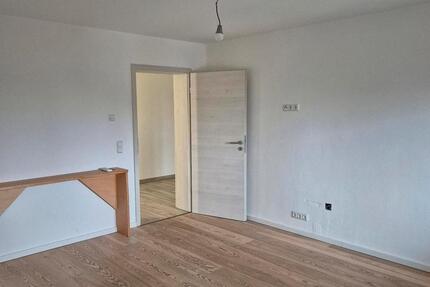 Schöne helle Wohnung im 1.OG 3 zimmer