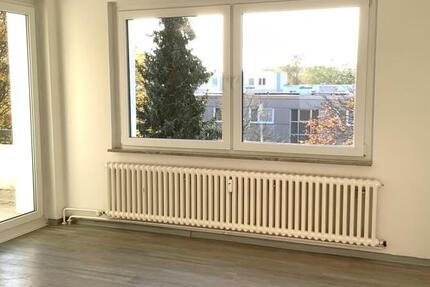 Helle und sanierte 3 Zimmer-Wohnung mit Balkon in Baumheide 3 zimmer
