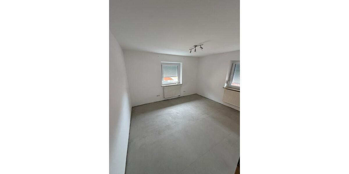 Einfamilienhaus Pfeffenhausen - 7 Zimmer, 244 m&sup2;, 2.000&euro; | Angebot:25300781