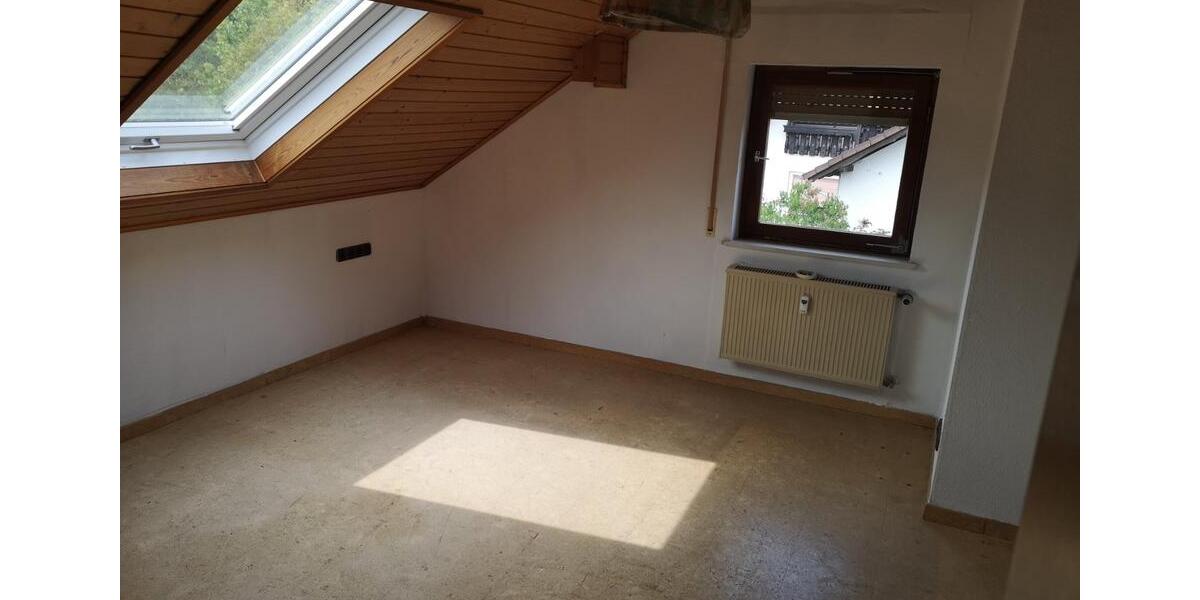 Dachgeschoßwohnung Lindenfels - 5 Zimmer, 110 m&sup2;, 550&euro; | Angebot:25837999