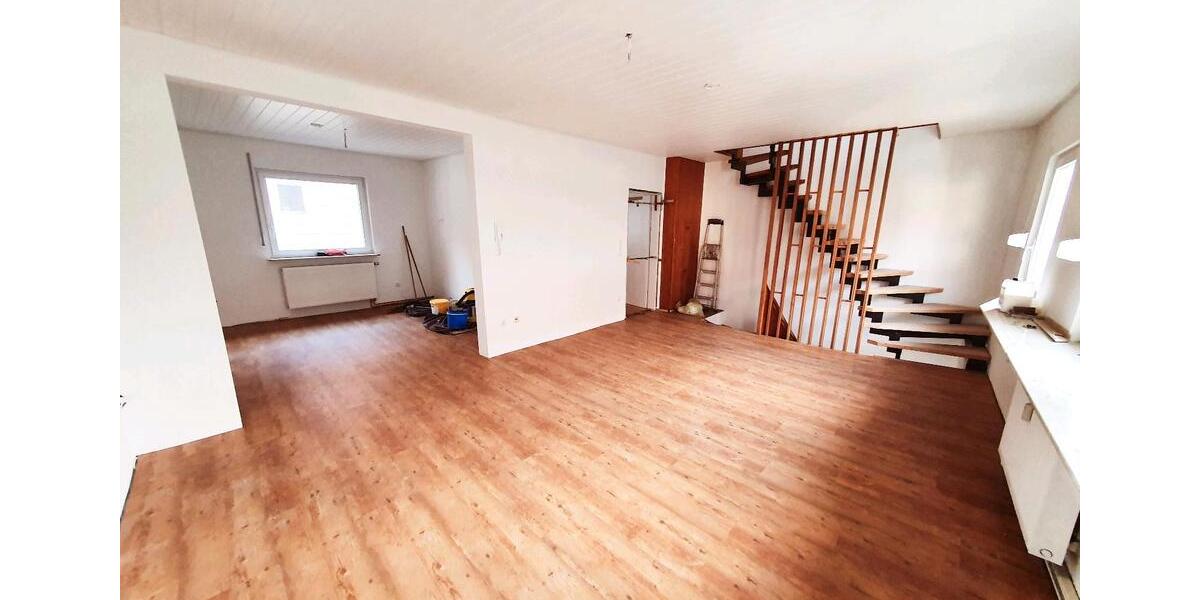 Maisonettenwohnung Neukirchen - 3.5 Zimmer, 90 m&sup2;, 590&euro; | Angebot:24753632