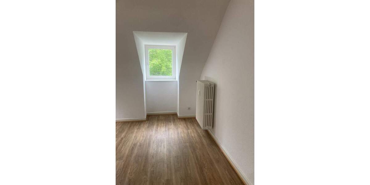 Dachgeschosswohnung (3 ZKB) in ruhiger Lage von Scheidt (Uni Nähe), Eichendorffstraße 11 3 zimmer