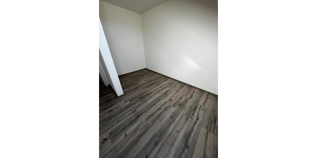 Dachgeschoßwohnung Freiberg - 3 Zimmer, 72 m&sup2;, 450&euro; | Angebot:26365879