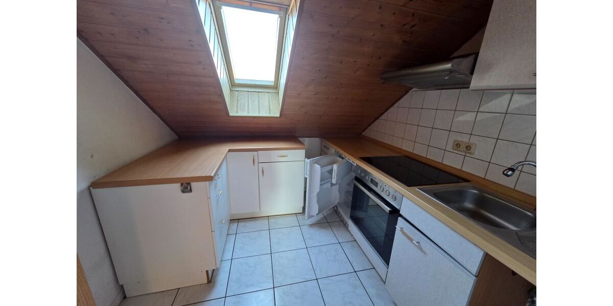 Schöne Dachgeschosswohnung in zentraler Lage - Dachgeschoßwohnung Florstadt | Angebot:24351624