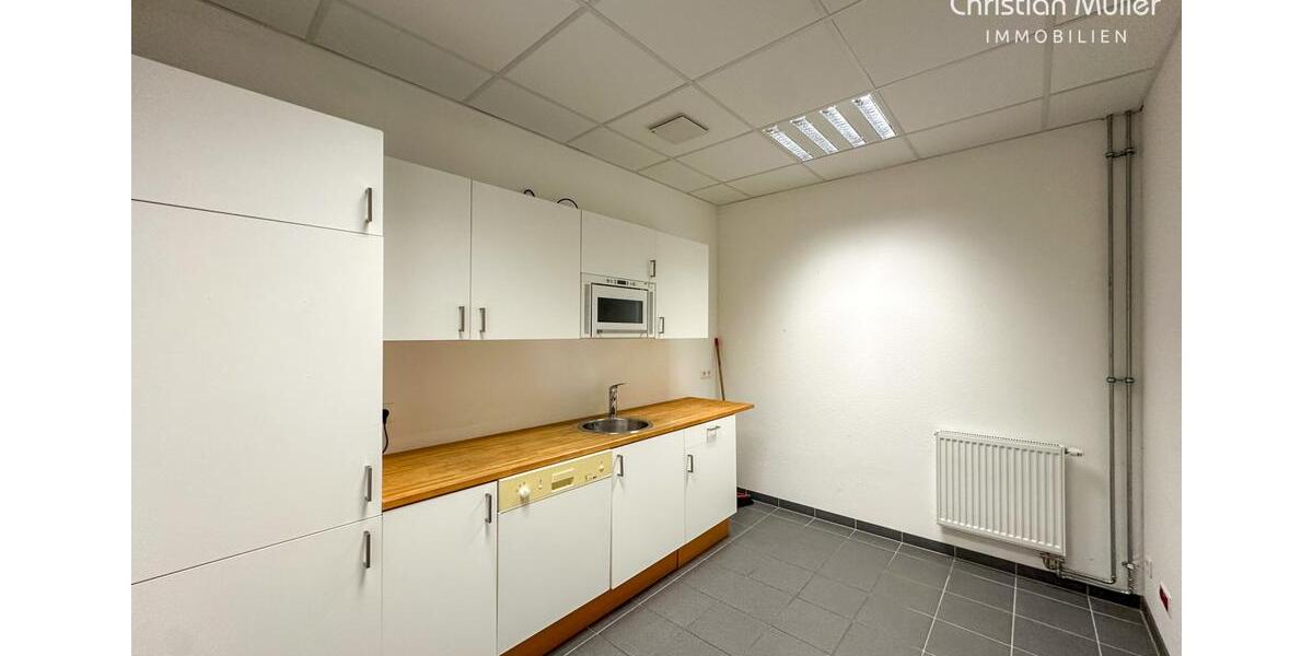 Freiburg-Westarkaden: Helle Büroeinheit im 1. OG mit flexibler Raumaufteilung zimmer