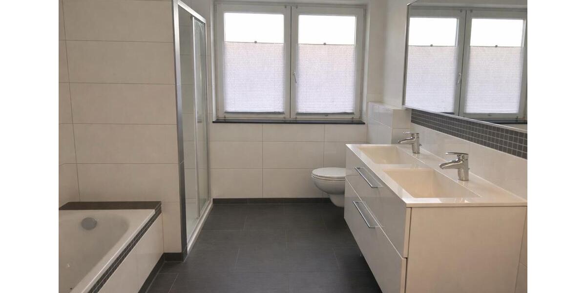 Etagenwohnung Ochsenhausen - 2 Zimmer, 105 m&sup2;, 1.100&euro; | Angebot:25965653