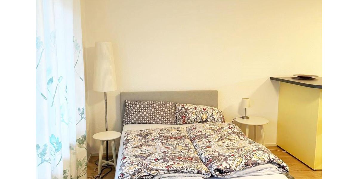 1-Zimmerwohnung mit Wlan, TV, Küche, Walk-In DuscheWC, Waschmaschine, Balkon und Parkplatz 1 zimmer