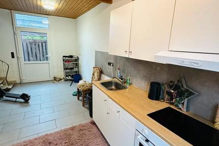 3-Zimmer-Wohnung in zentraler, ruhiger Lage – Ulrichstraße Leer zimmer