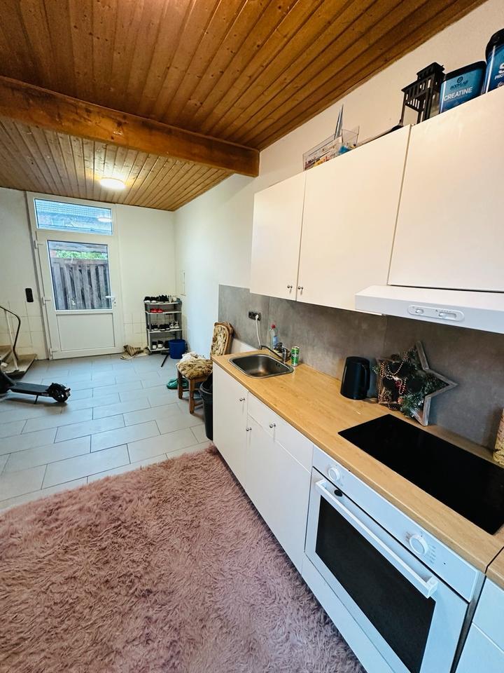 3-Zimmer-Wohnung in zentraler, ruhiger Lage – Ulrichstraße Leer zimmer