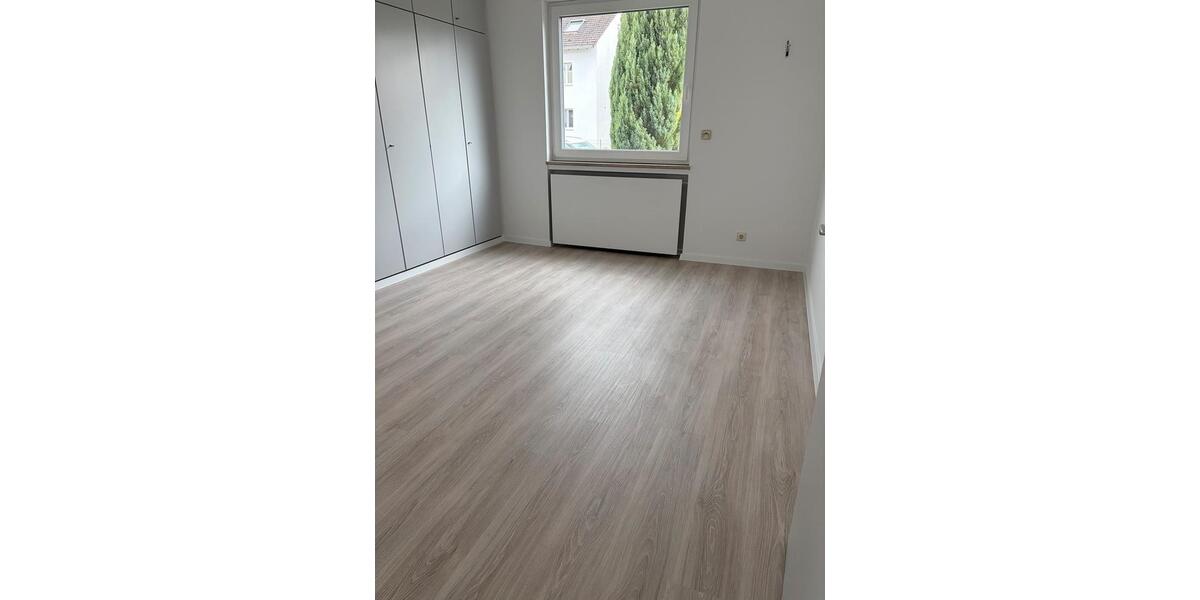 Einfamilienhaus Nackenheim - 8 Zimmer, 280 m&sup2;, 4.100&euro; | Angebot:26285958