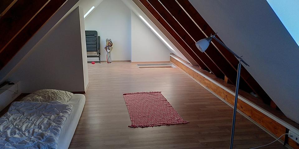 Dachgeschoßwohnung Bielefeld Stieghorst - 2 Zimmer, 60 m&sup2;, 700&euro; | Angebot:26688497