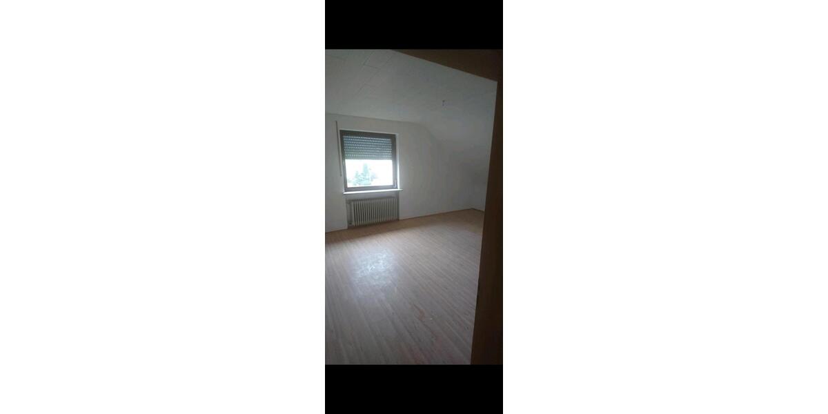 Dachgeschoßwohnung Schmelz - 1 Zimmer, 100 m&sup2;, 700&euro; | Angebot:25988102