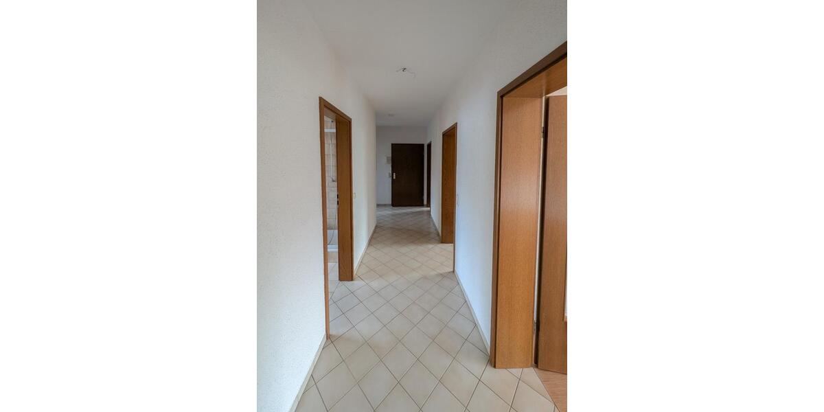 Erdgeschoßwohnung Kleinheubach - 3 Zimmer, 92 m&sup2;, 800&euro; | Angebot:25173884