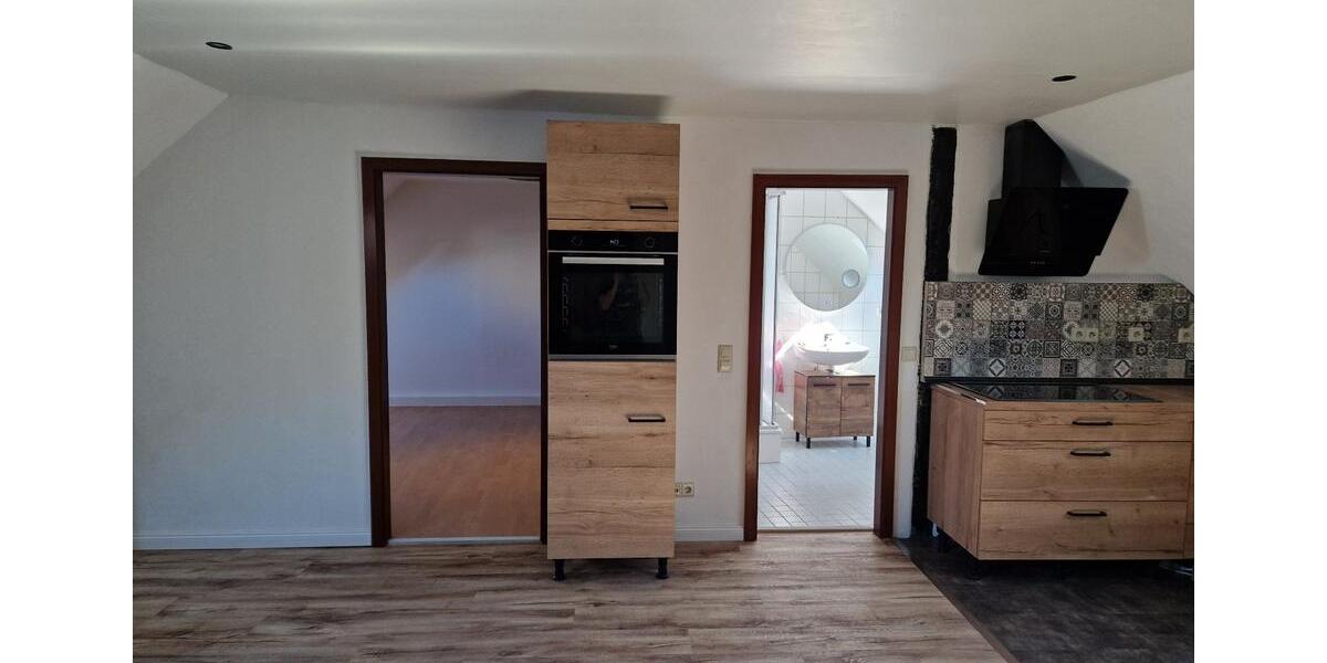 Dachgeschoßwohnung Edenkoben - 2.5 Zimmer, 56 m&sup2;, 690&euro; | Angebot:26561358