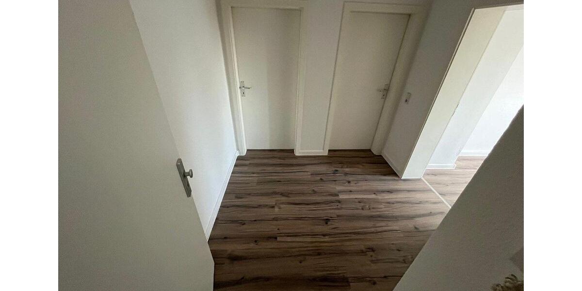 Etagenwohnung Glauchau - 3 Zimmer, 61 m&sup2;, 360&euro; | Angebot:26008277
