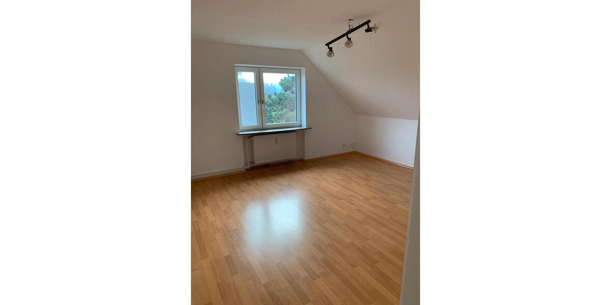 Dachgeschoßwohnung Cuxhaven Groden - 3 Zimmer, 61 m&sup2;, 725&euro; | Angebot:24890441